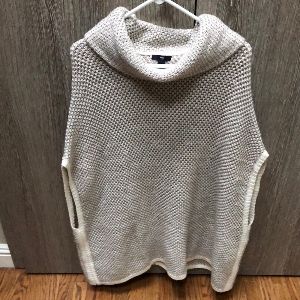 Gap Poncho